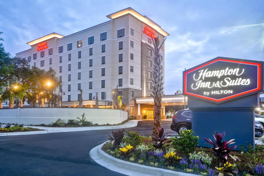 Hampton Inn & Suites Charleston Airport Main image 1